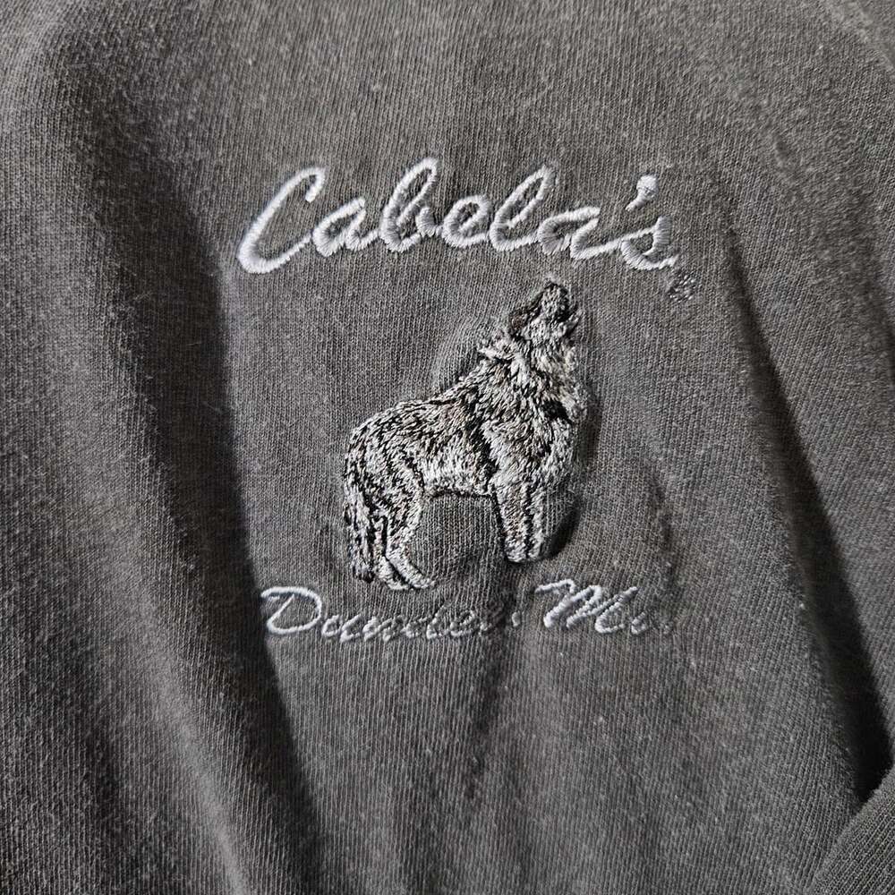 Cabelas Wolf T-Shirt Size XL Gray Vintage Embroidered Graphic Tee - Picture 2 of 5